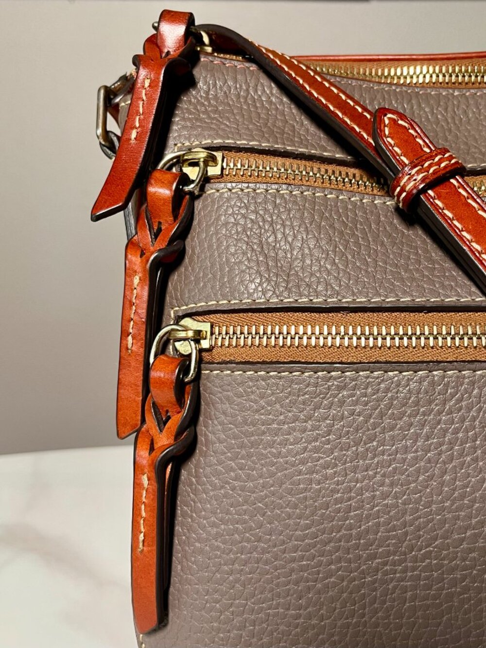 Dooney & Bourke Pebble Grain Large Peyton Triple Zip Crossbody in Elephant + COA - Picture 2 of 16